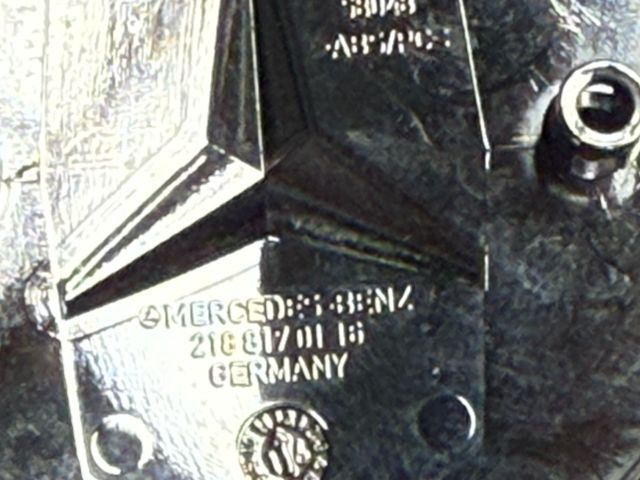 bontott MERCEDES-BENZ CLS Első Embléma