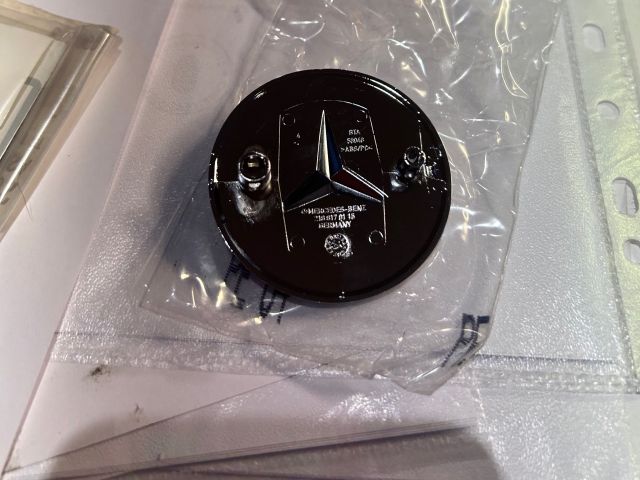 bontott MERCEDES-BENZ CLS Első Embléma