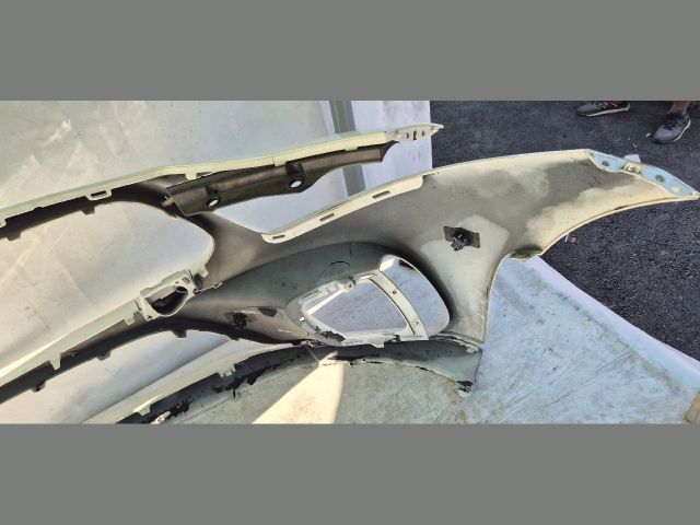 bontott MERCEDES-BENZ CLS Első Lökhárító (Üresen)