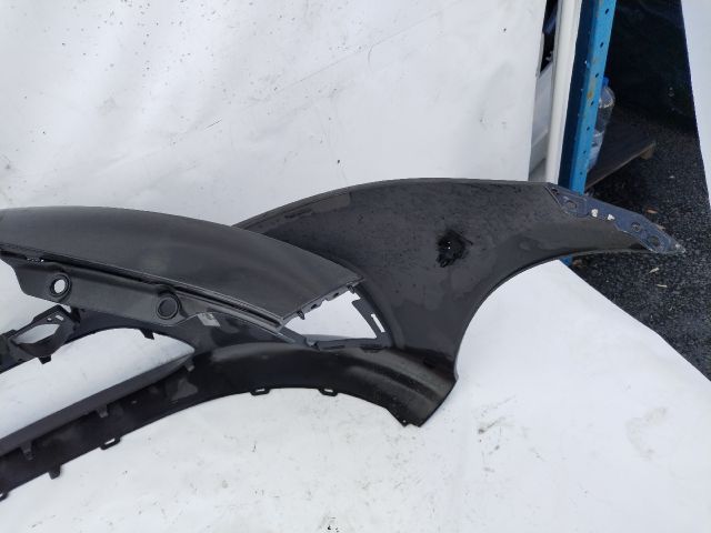 bontott MERCEDES-BENZ CLS Első Lökhárító (Üresen)