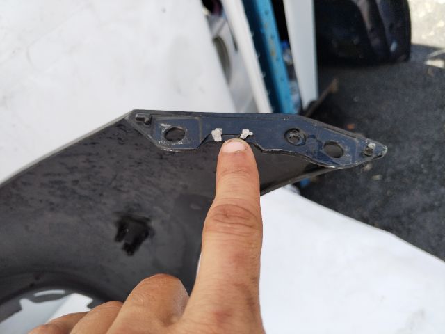 bontott MERCEDES-BENZ CLS Első Lökhárító (Üresen)