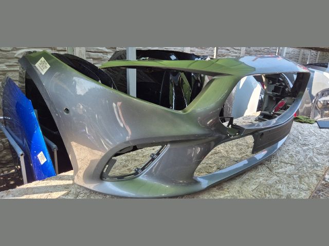 bontott MERCEDES-BENZ CLS Első Lökhárító (Üresen)