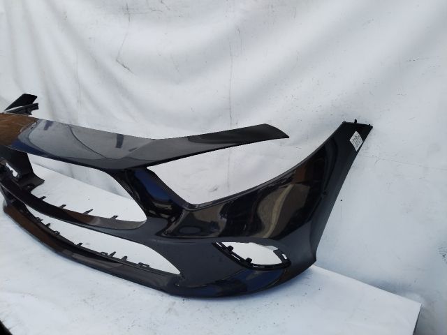 bontott MERCEDES-BENZ CLS Első Lökhárító (Üresen)