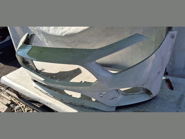 bontott MERCEDES-BENZ CLS Első Lökhárító (Üresen)