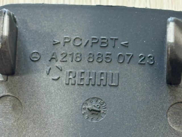 bontott MERCEDES-BENZ CLS Hátsó Vonószem Burkolat