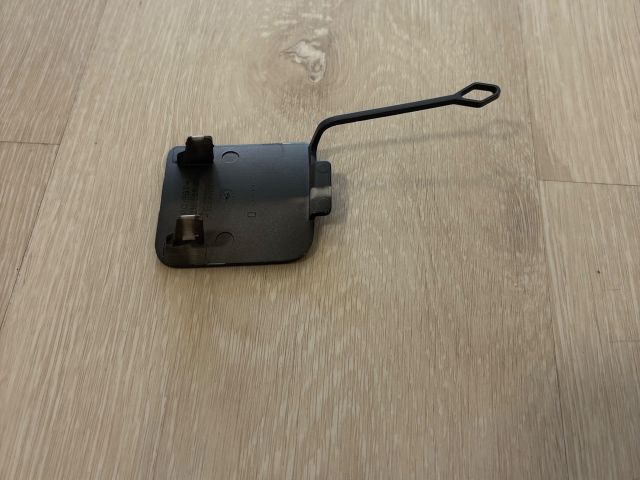 bontott MERCEDES-BENZ CLS Hátsó Vonószem Burkolat