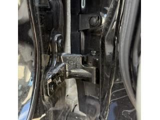 bontott MERCEDES-BENZ CLS Jobb első Alsó Zsanér