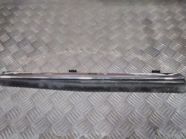 bontott MERCEDES-BENZ CLS Jobb első Küszöb Díszléc