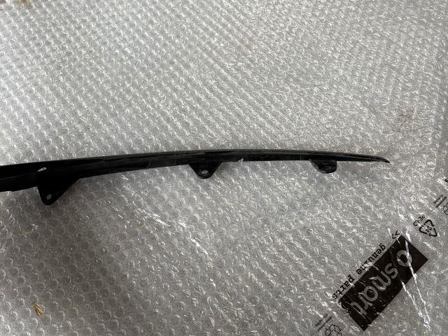 bontott MERCEDES-BENZ CLS Jobb első Lökhárító Díszléc