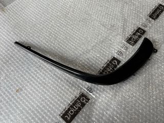 bontott MERCEDES-BENZ CLS Jobb első Lökhárító Díszléc