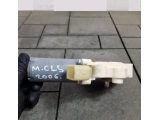 bontott MERCEDES-BENZ CLS Jobb hátsó Ablakemelő Motor