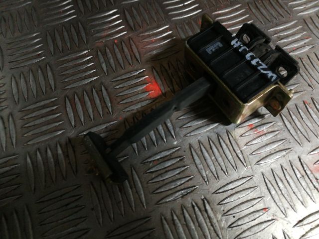 bontott MERCEDES-BENZ CLS Jobb hátsó Ajtóbehúzó