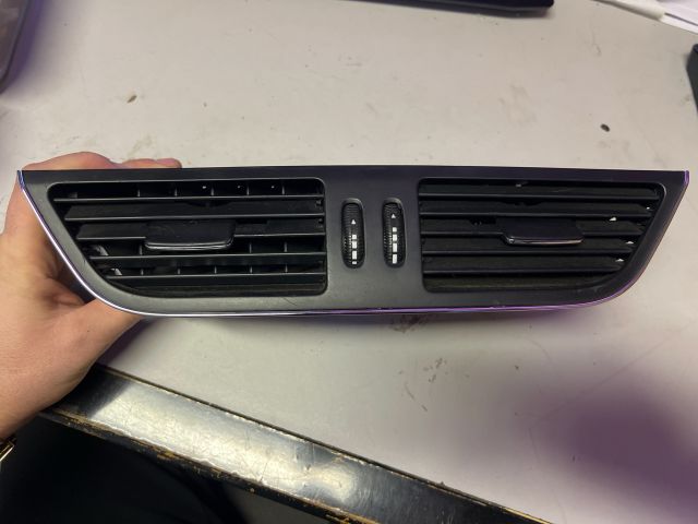 bontott MERCEDES-BENZ CLS Középső Szellőző