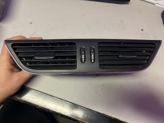 bontott MERCEDES-BENZ CLS Középső Szellőző