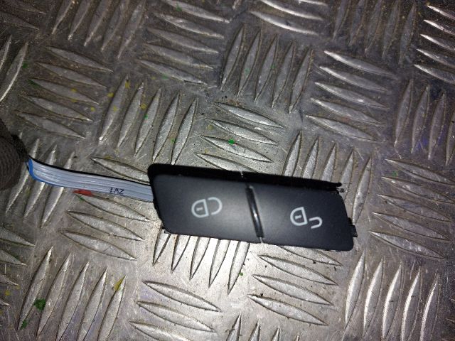 bontott MERCEDES-BENZ CLS Központizár Kapcsoló