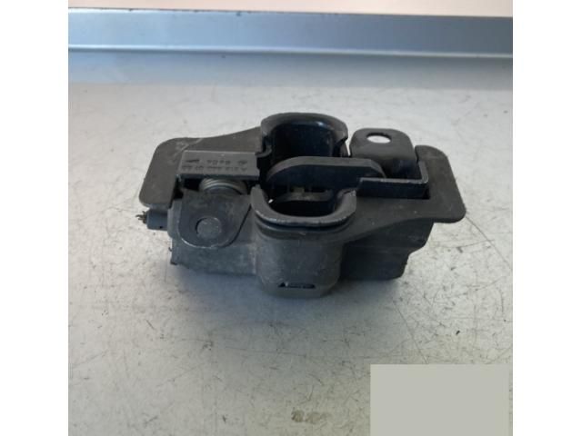 bontott MERCEDES-BENZ CLS Motorháztető Zárszerkezet