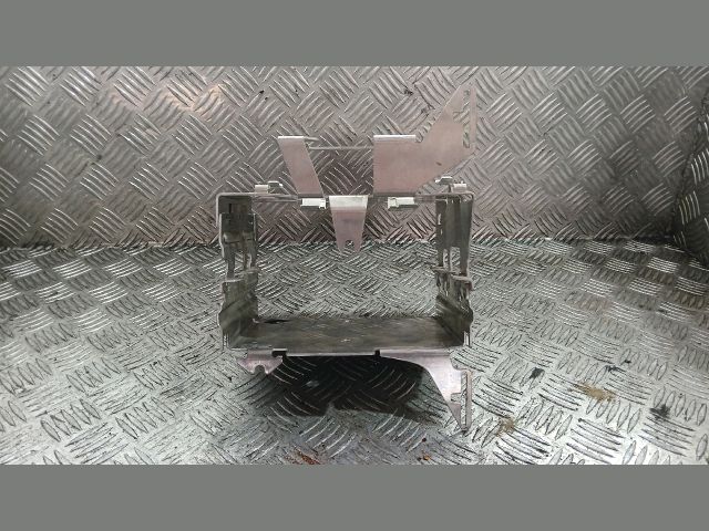 bontott MERCEDES-BENZ CLS Rádió / CD Keret