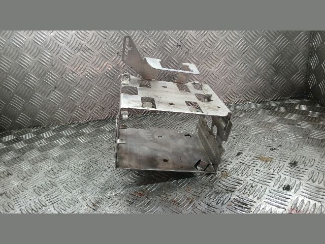 bontott MERCEDES-BENZ CLS Rádió / CD Keret