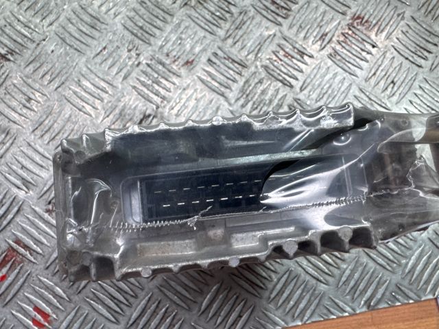 bontott MERCEDES-BENZ E-CLASS Motorvezérlő