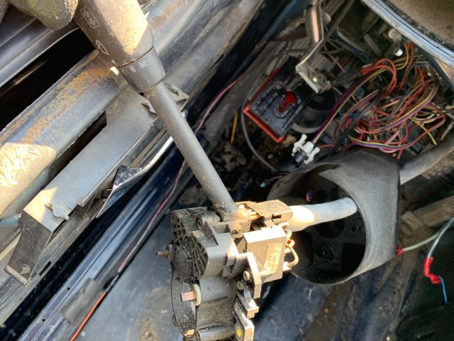 bontott MERCEDES-BENZ E-CLASS Jobb hátsó Féknyereg Munkahengerrel