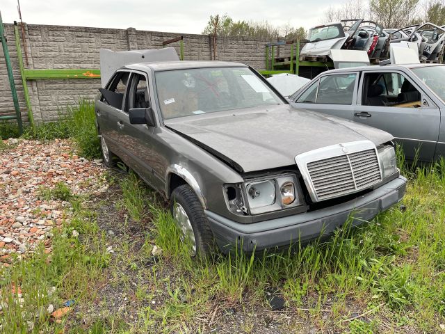 bontott MERCEDES-BENZ E-CLASS Motor (Fűzött blokk hengerfejjel)