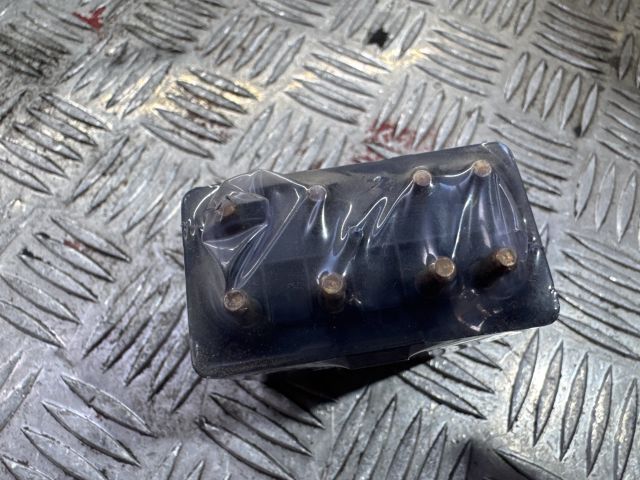 bontott MERCEDES-BENZ E-CLASS Üzemanyag Szivattyú Relé