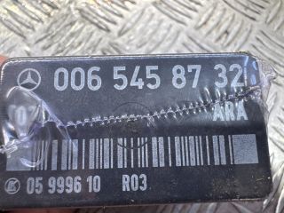 bontott MERCEDES-BENZ E-CLASS Üzemanyag Szivattyú Relé