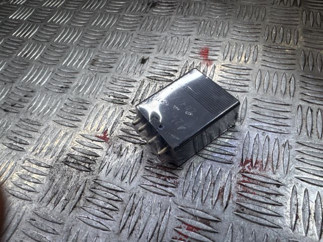 bontott MERCEDES-BENZ E-CLASS Üzemanyag Szivattyú Relé