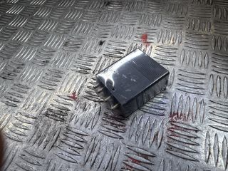 bontott MERCEDES-BENZ E-CLASS Üzemanyag Szivattyú Relé