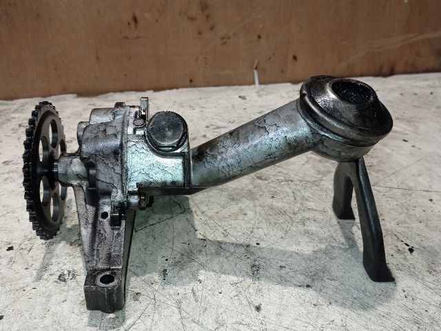 bontott MERCEDES-BENZ E-CLASS Olajszivattyú