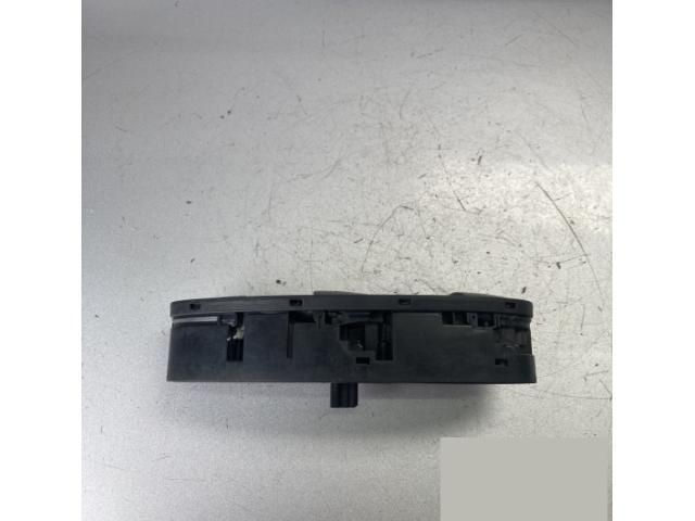 bontott MERCEDES-BENZ E-CLASS Ablakemelő Kapcsoló Négyes / Kettes