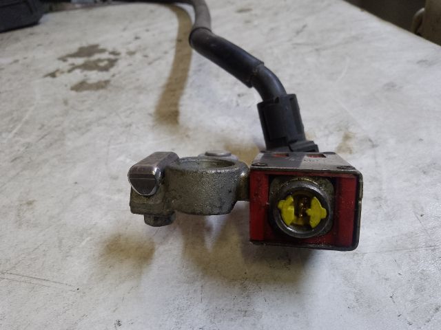 bontott MERCEDES-BENZ E-CLASS Akkumulátor Saru Elektronikával