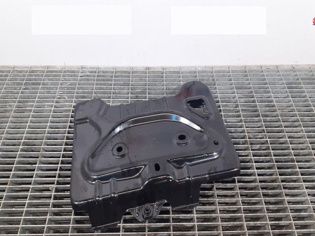 bontott MERCEDES-BENZ E-CLASS Akkumulátor Tartó