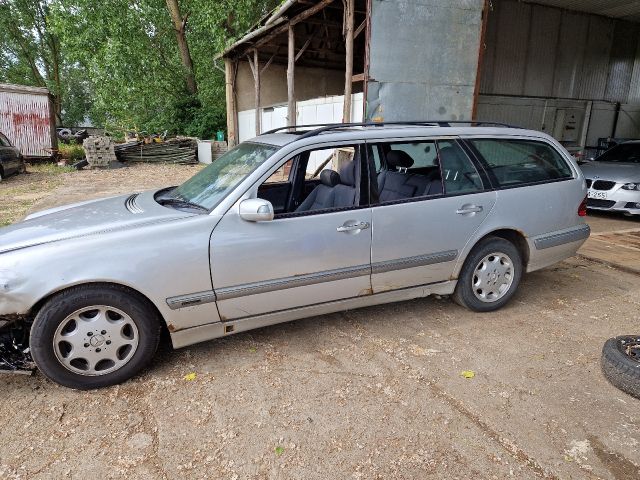 bontott MERCEDES-BENZ E-CLASS Állófűtés (Részeivel)