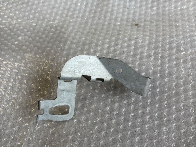 bontott MERCEDES-BENZ E-CLASS Alsó Kereszttartó