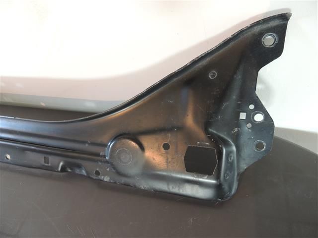 bontott MERCEDES-BENZ E-CLASS Alsó Kereszttartó