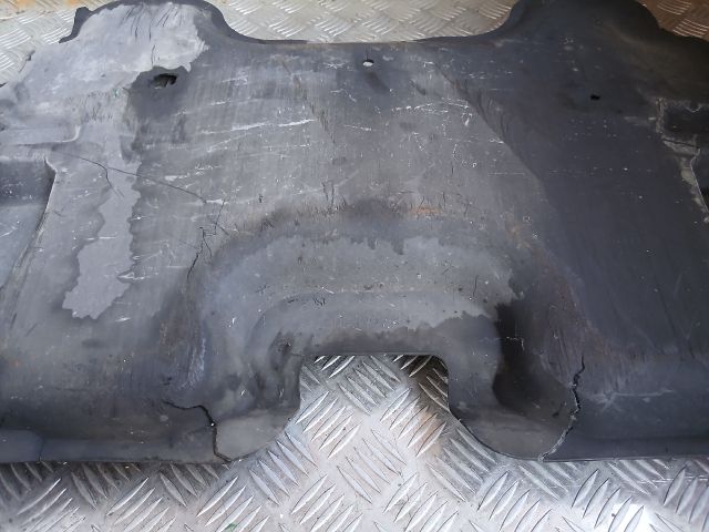 bontott MERCEDES-BENZ E-CLASS Alsó Motorburkolat