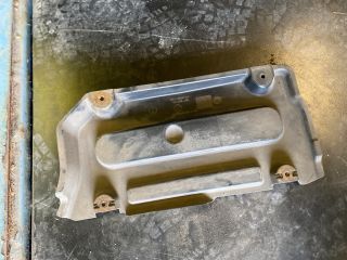 bontott MERCEDES-BENZ E-CLASS Alsó Padlólemez Burkolat