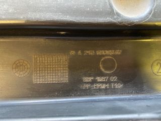 bontott MERCEDES-BENZ E-CLASS Alsó Padlólemez Burkolat