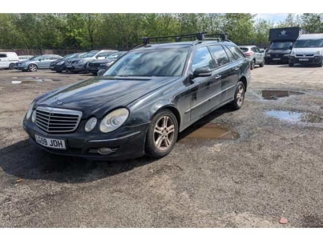 bontott MERCEDES-BENZ E-CLASS Alsó Padlólemez Burkolat