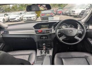 bontott MERCEDES-BENZ E-CLASS Alsó Padlólemez Burkolat