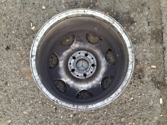 bontott MERCEDES-BENZ E-CLASS Alufelni (1 db)