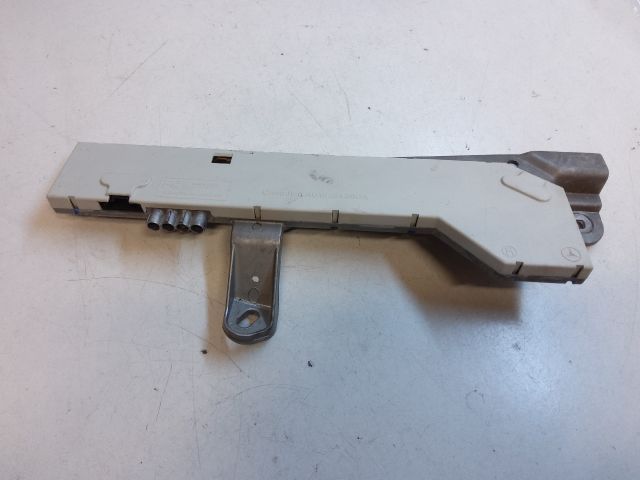bontott MERCEDES-BENZ E-CLASS Antenna Erősítő
