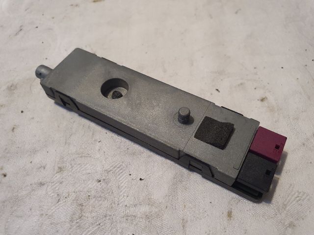 bontott MERCEDES-BENZ E-CLASS Antenna Erősítő