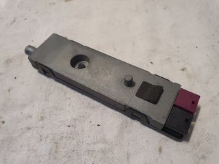 bontott MERCEDES-BENZ E-CLASS Antenna Erősítő