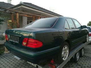 bontott MERCEDES-BENZ E-CLASS Bal B Oszlop Burkolat