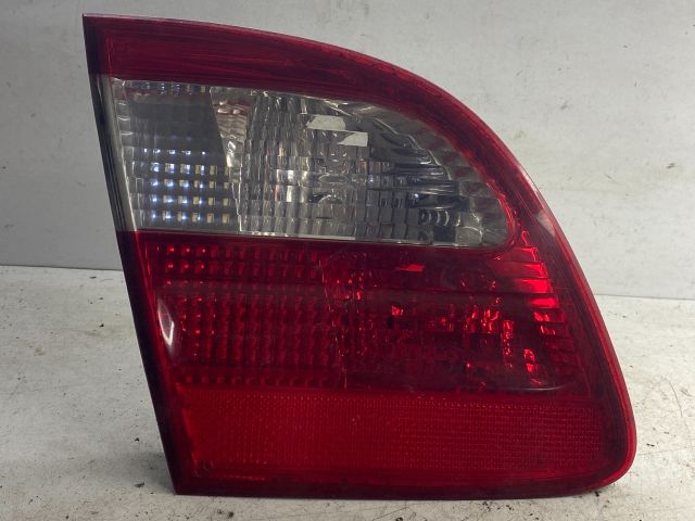 bontott MERCEDES-BENZ E-CLASS Bal Belső Hátsó Lámpa