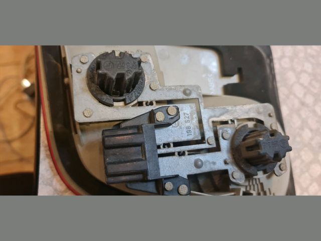 bontott MERCEDES-BENZ E-CLASS Bal Belső Hátsó Lámpa