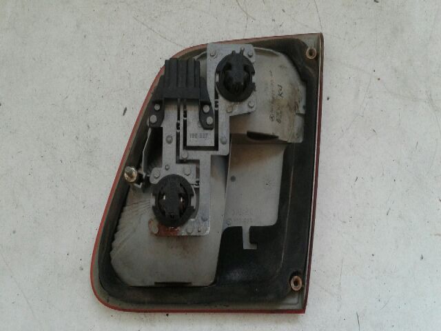 bontott MERCEDES-BENZ E-CLASS Bal Belső Hátsó Lámpa