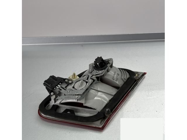 bontott MERCEDES-BENZ E-CLASS Bal Belső Hátsó Lámpa